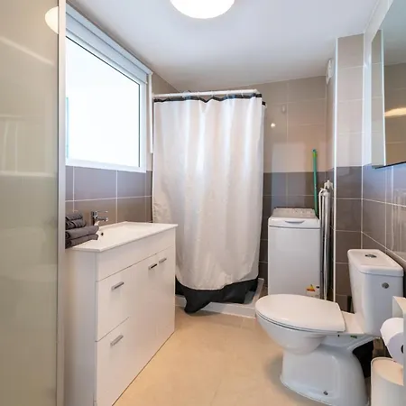 Colins Sea Views Apartment *